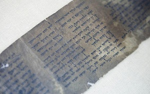 Trưng bày bản sao ‘Mười điều răn của Chúa’ đã 2000 năm tuổi ở Israel